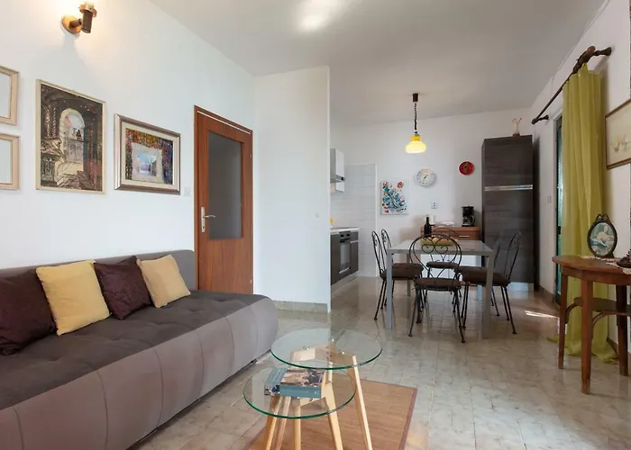 Vikendica Holiday Barbara Trogir