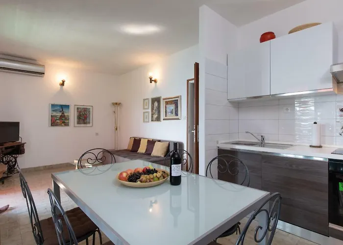 Holiday Barbara Vikendica Trogir